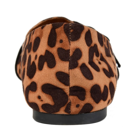 Journee Collection Audrey Buckle Flats Leopard - Picture 5 of 8